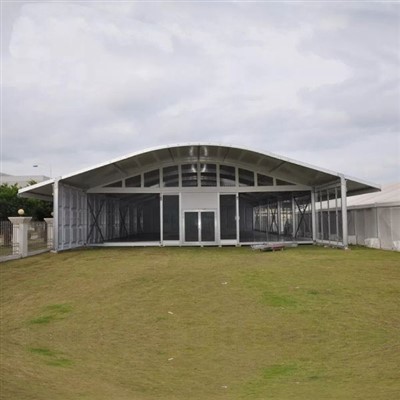 เต็นท์ Arch Party ที่สำเร็จการศึกษา